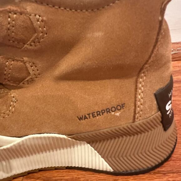 Sorel Youth Out N About Classic waterproof boot camel brown black colorway sz 2 - Picture 3 of 7